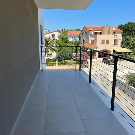 Crispo Apartment